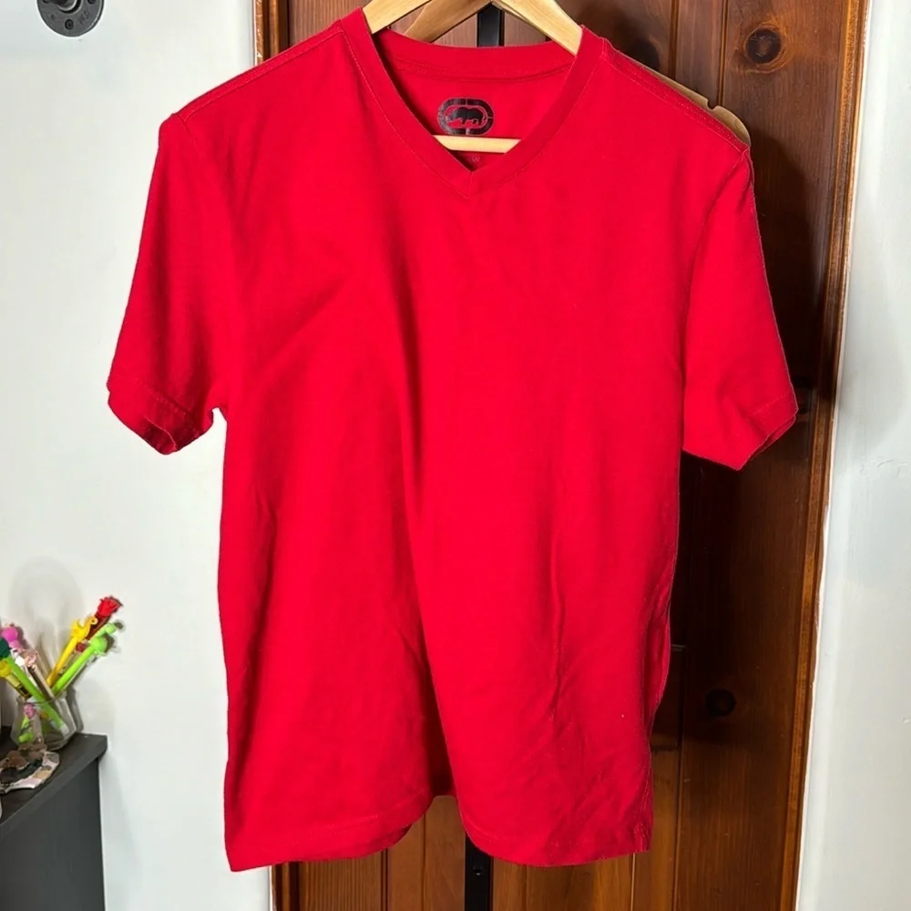 Ecko Unltd Red V Neck Tee Size Medium